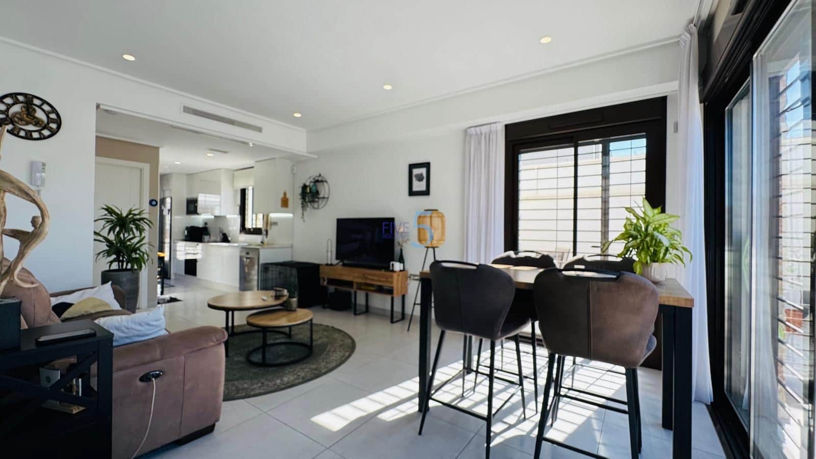 3 bedroom Townhouse for sale in Torrevieja with pool garage - € 330,000 (Ref: 9626656)