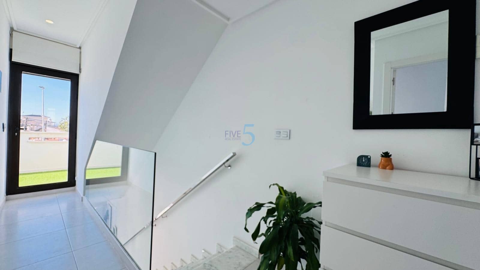 3 bedroom Townhouse for sale in Torrevieja with pool garage - € 330,000 (Ref: 9626656)