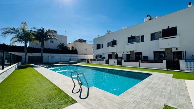 Casa de 3 habitaciones en Torrevieja en venta con piscina garaje - 330.000 € (Ref: 9626656)