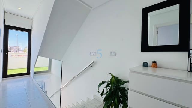 Casa de 3 habitaciones en Torrevieja en venta con piscina garaje - 330.000 € (Ref: 9626656)