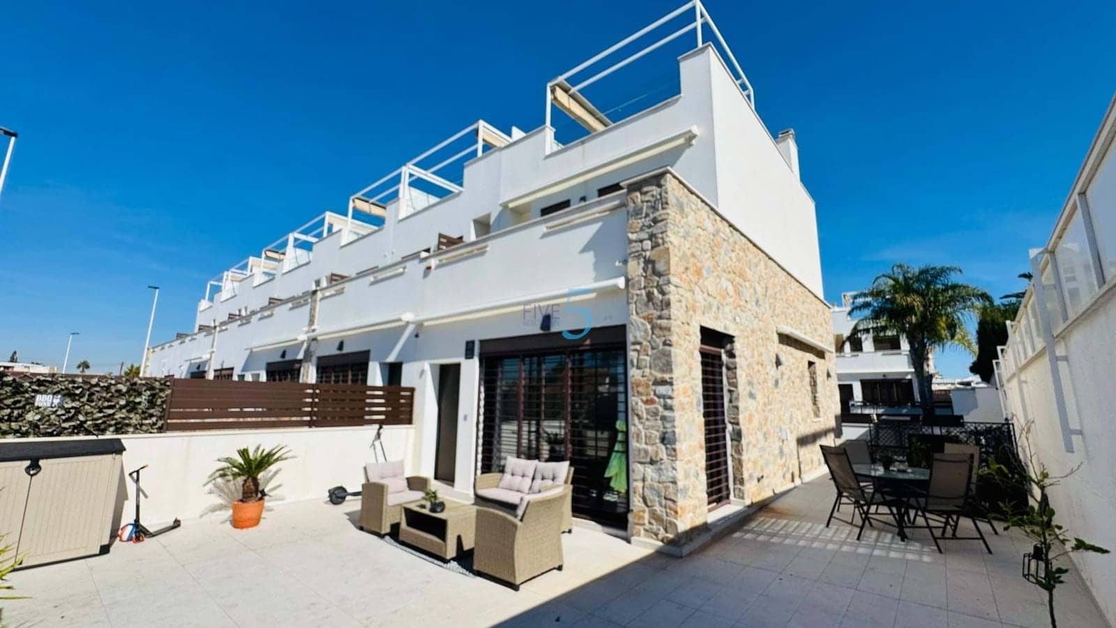 3 bedroom Townhouse for sale in Torrevieja with pool garage - € 330,000 (Ref: 9626656)