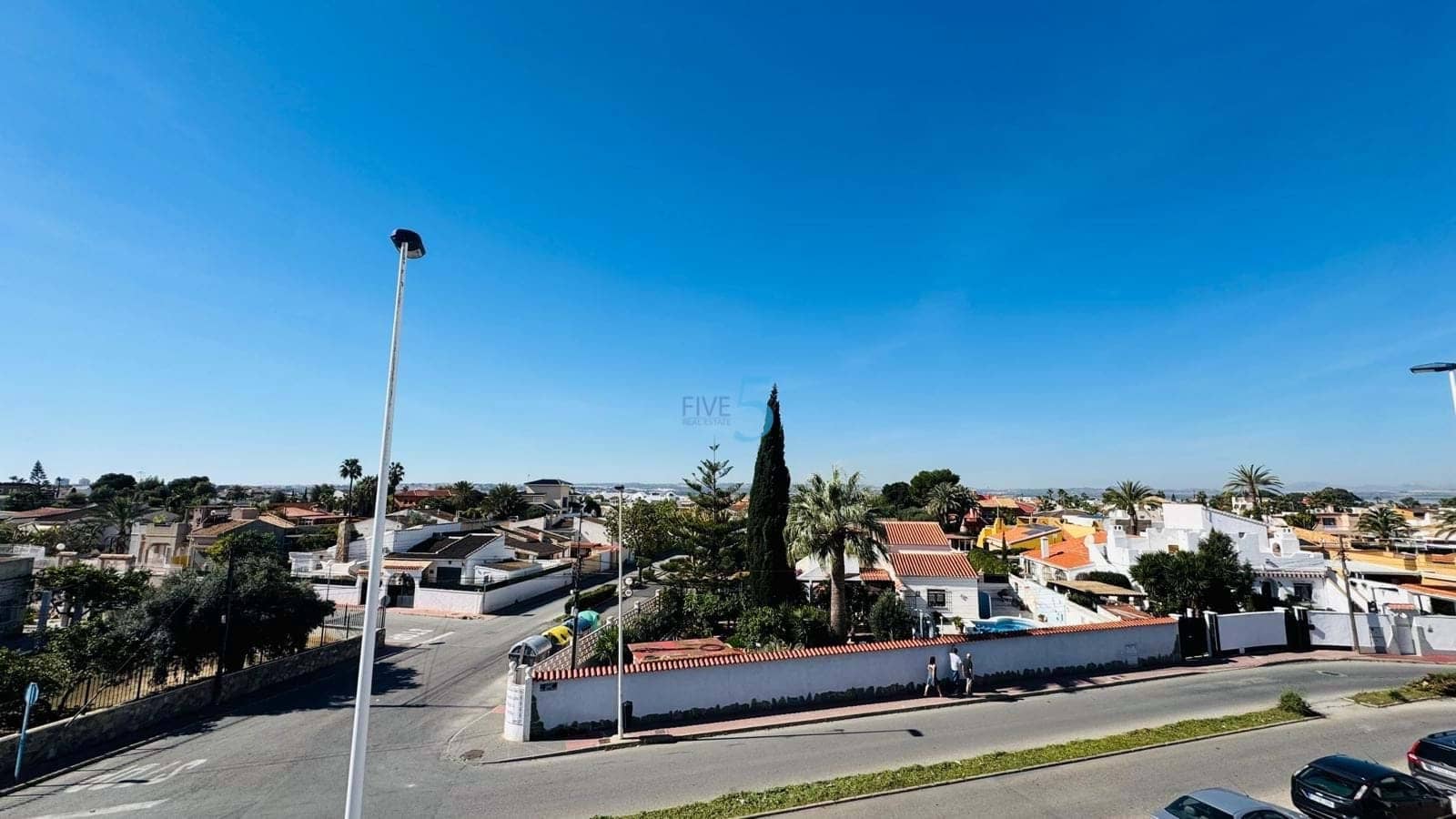 3 bedroom Townhouse for sale in Torrevieja with pool garage - € 330,000 (Ref: 9626656)