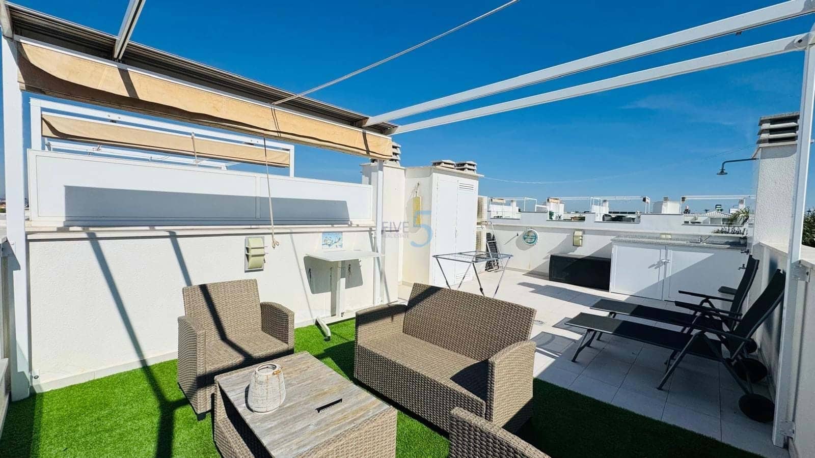 3 bedroom Townhouse for sale in Torrevieja with pool garage - € 330,000 (Ref: 9626656)