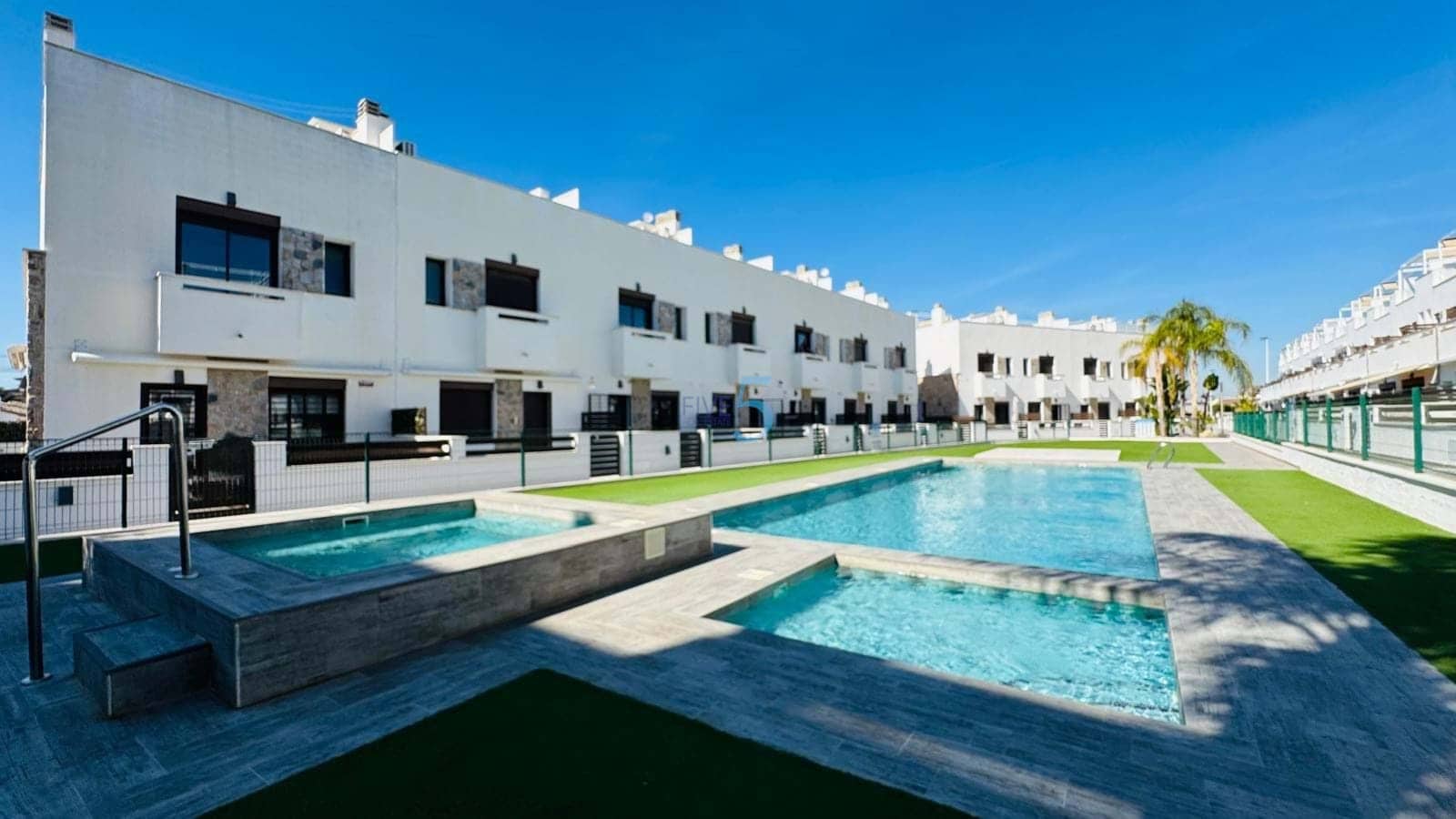 3 bedroom Townhouse for sale in Torrevieja with pool garage - € 330,000 (Ref: 9626656)