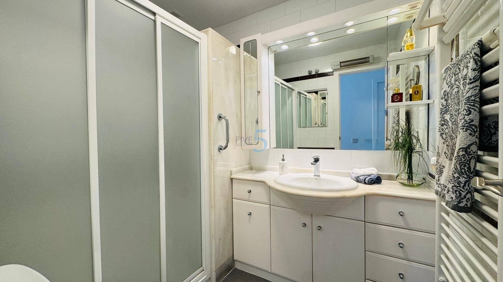 2 soverom Leilighet til salgs i Villamartin med svømmebasseng garasje - € 194 000 (Ref: 9628024)