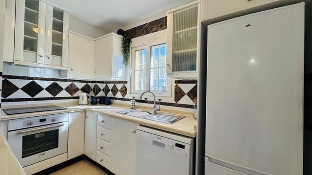 2 soverom Leilighet til salgs i Villamartin, Orihuela med svømmebasseng garasje - € 194 000 (Ref: 9628024)