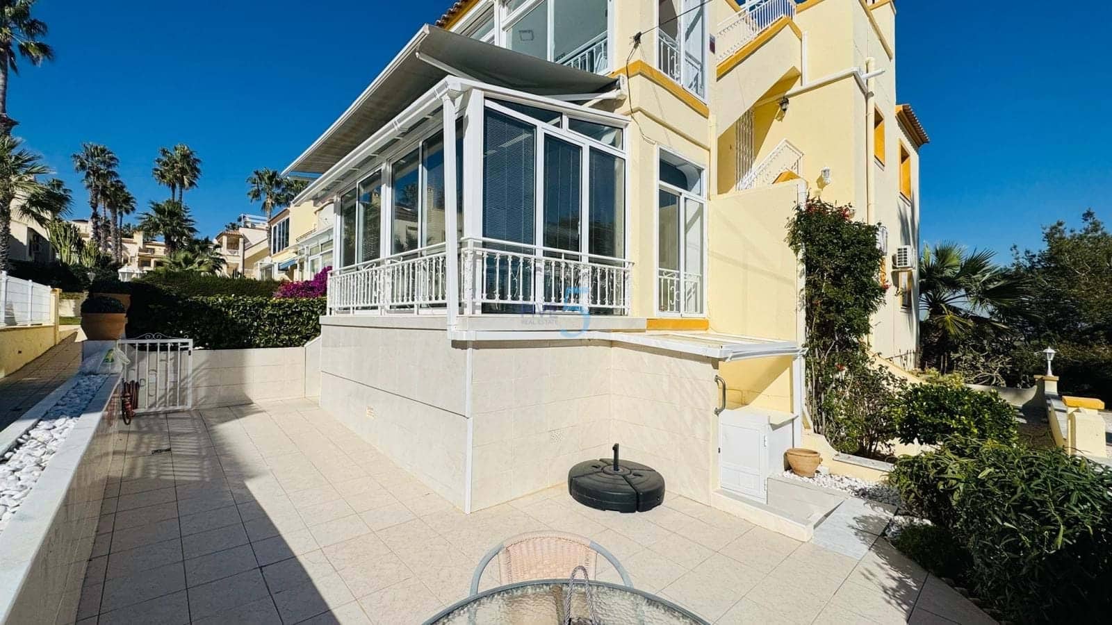 2 soverom Leilighet til salgs i Villamartin med svømmebasseng garasje - € 194 000 (Ref: 9628024)