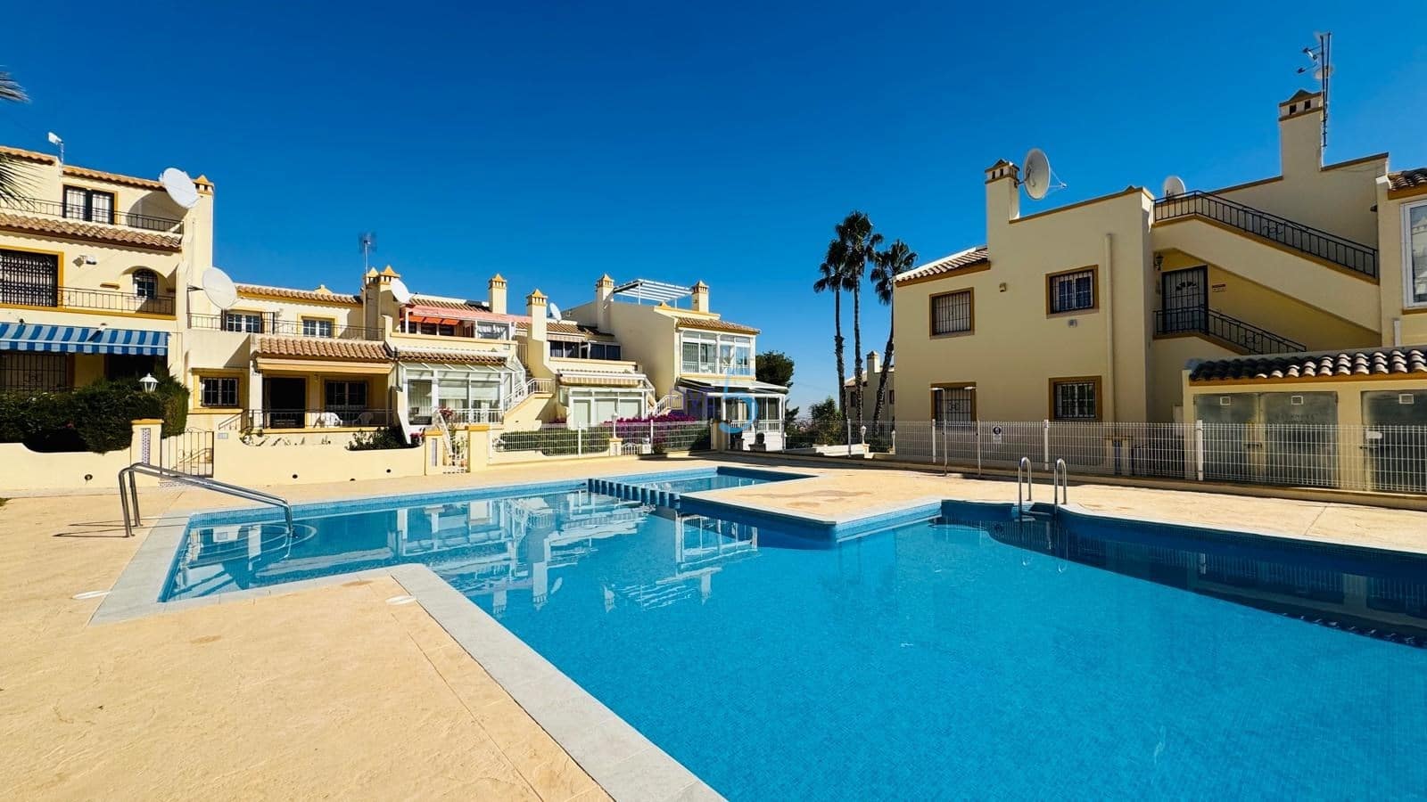 2 soverom Leilighet til salgs i Villamartin med svømmebasseng garasje - € 194 000 (Ref: 9628024)