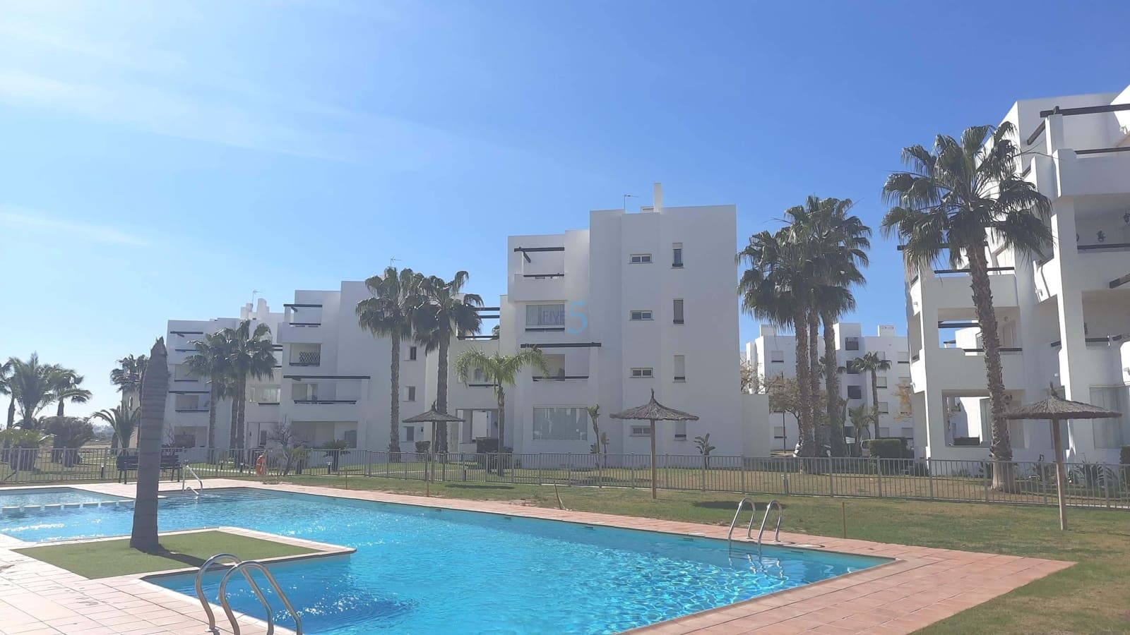 3 makuuhuone Kattohuoneisto myytävänä paikassa Terrazas de la Torre mukana uima-altaan - 140 000 € (Ref: 9628328)