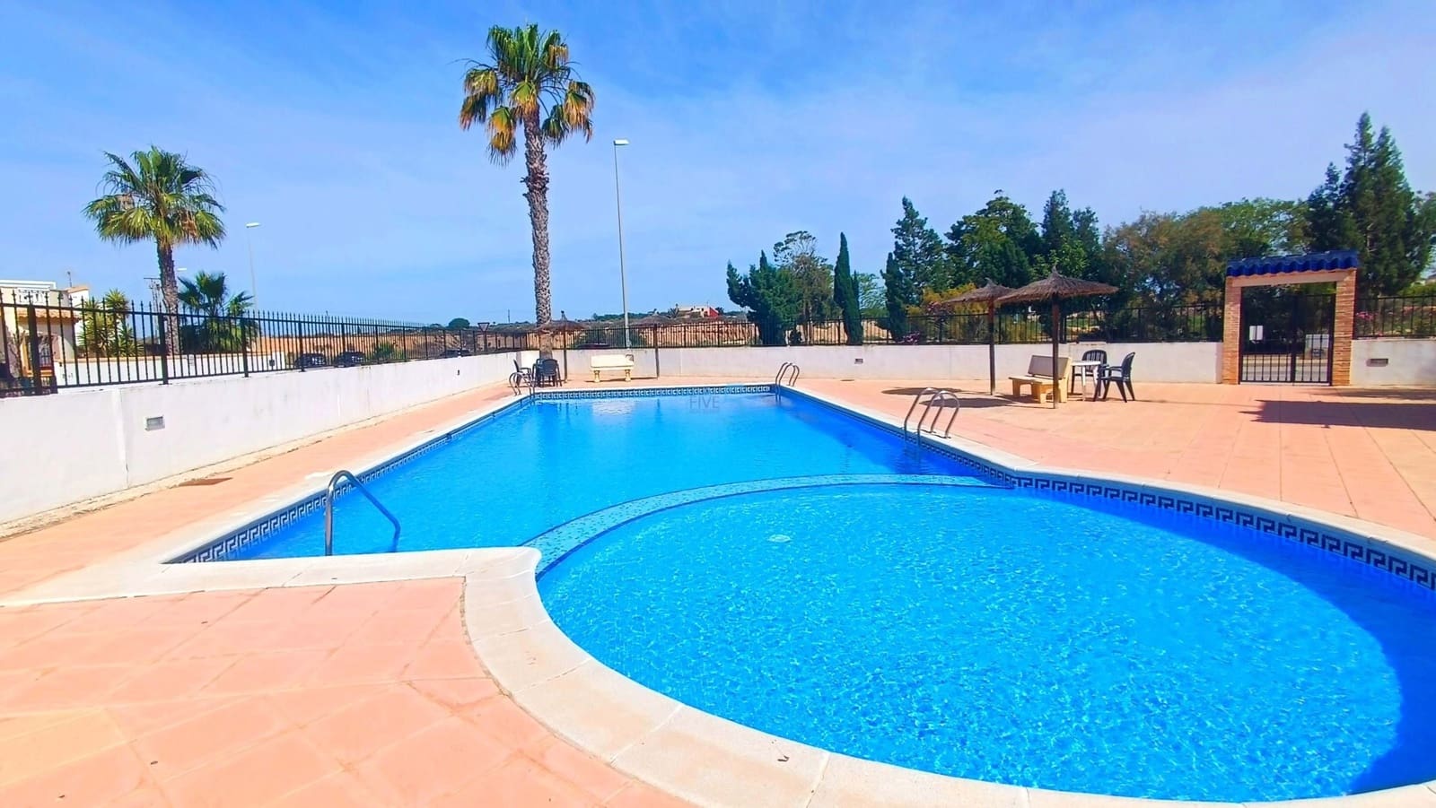 2 makuuhuone Huvila myytävänä paikassa El Raso mukana uima-altaan - 220 000 € (Ref: 9628431)