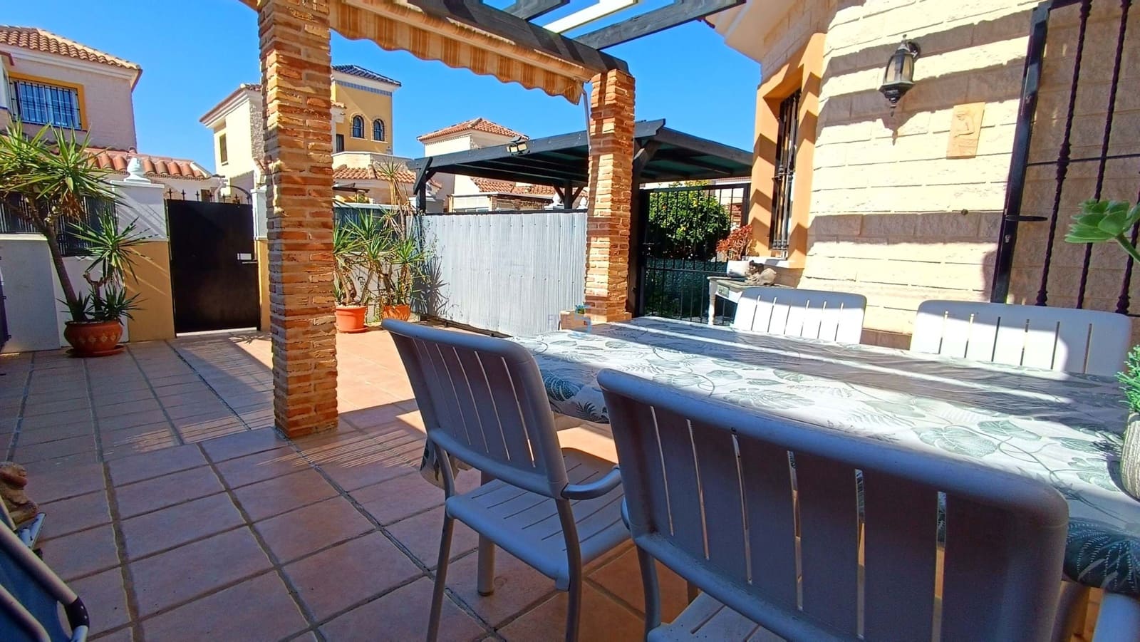 2 makuuhuone Huvila myytävänä paikassa El Raso mukana uima-altaan - 220 000 € (Ref: 9628431)