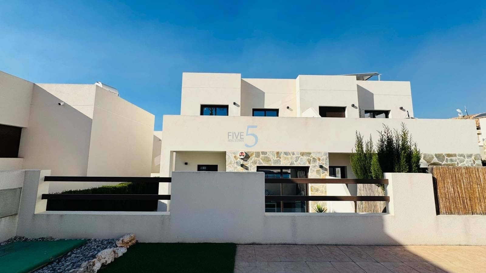 3 soverom Hus til salgs i Villamartin med svømmebasseng - € 339 000 (Ref: 9628434)