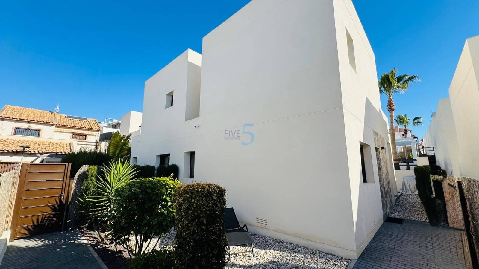 3 soverom Hus til salgs i Villamartin med svømmebasseng - € 339 000 (Ref: 9628434)