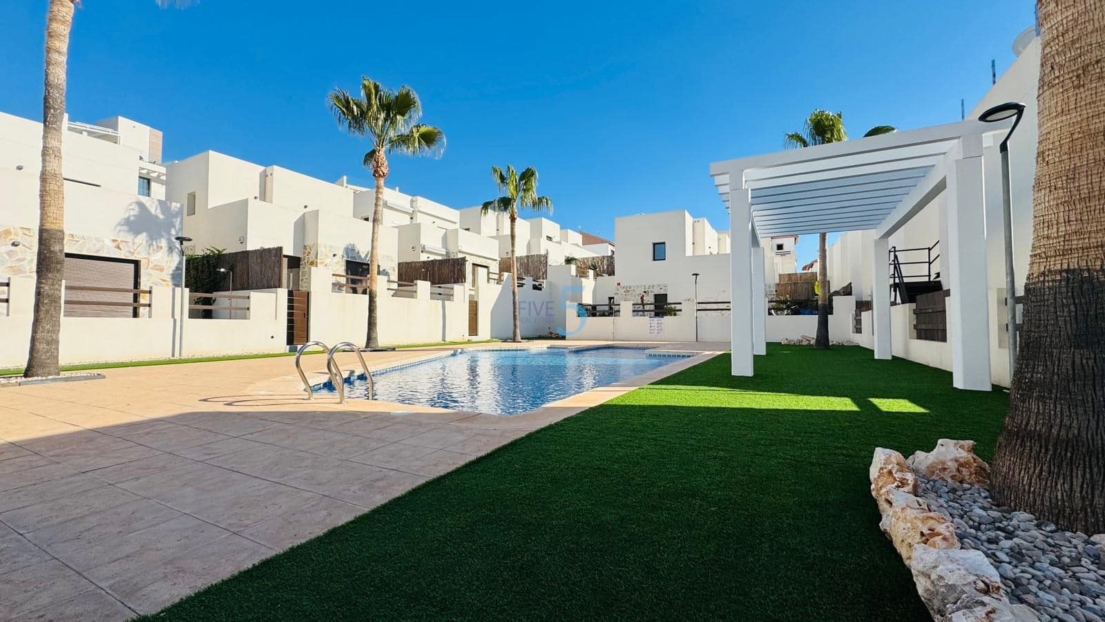 3 soverom Hus til salgs i Villamartin med svømmebasseng - € 339 000 (Ref: 9628434)