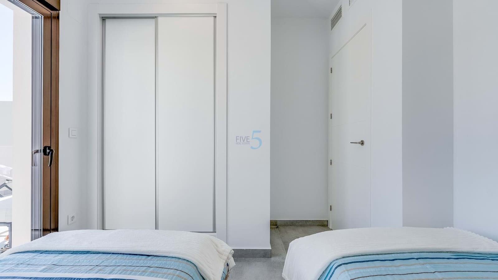 3 soverom Hus til salgs i Villamartin med svømmebasseng - € 339 000 (Ref: 9628434)