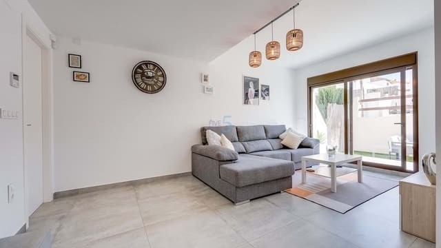 Casa de 3 habitaciones en Villamartin, Orihuela en venta con piscina - 339.000 € (Ref: 9628434)