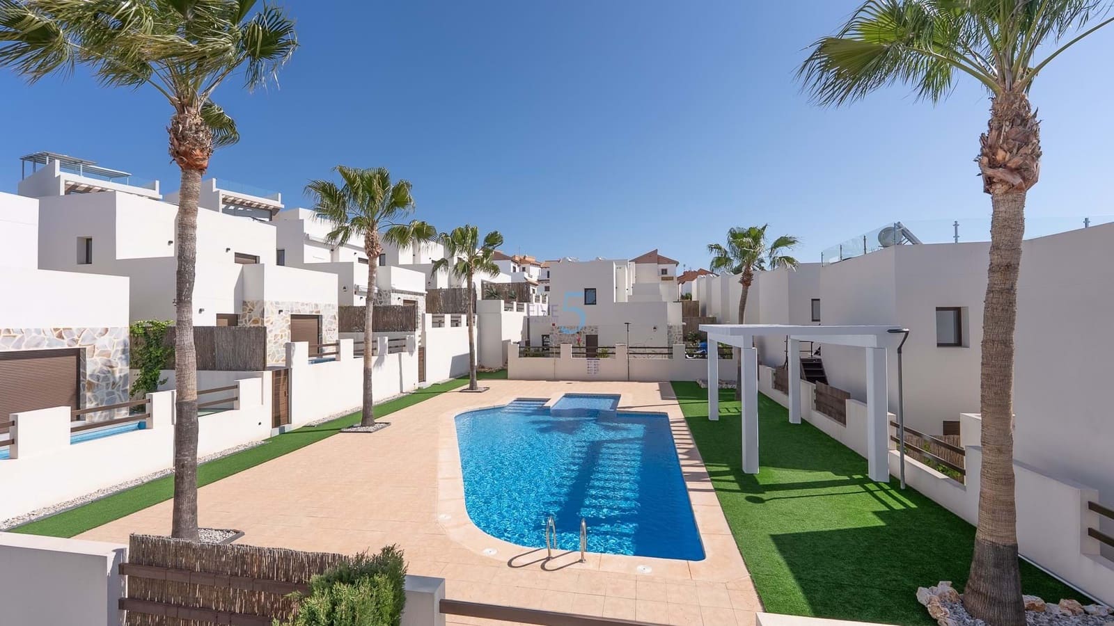 3 soverom Hus til salgs i Villamartin med svømmebasseng - € 339 000 (Ref: 9628434)