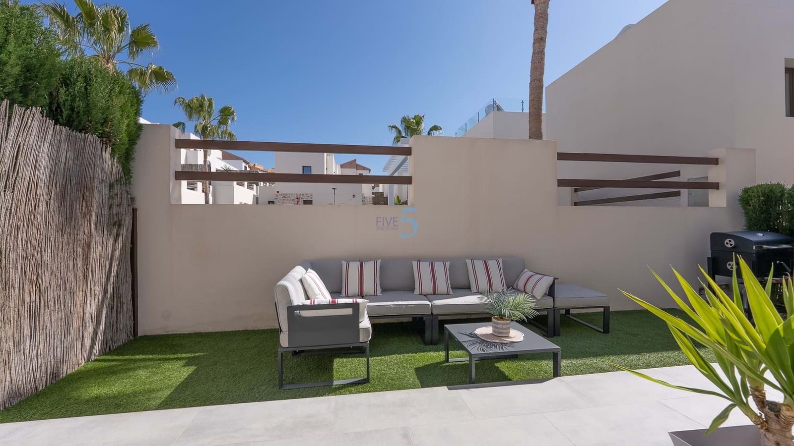 3 soverom Hus til salgs i Villamartin med svømmebasseng - € 339 000 (Ref: 9628434)