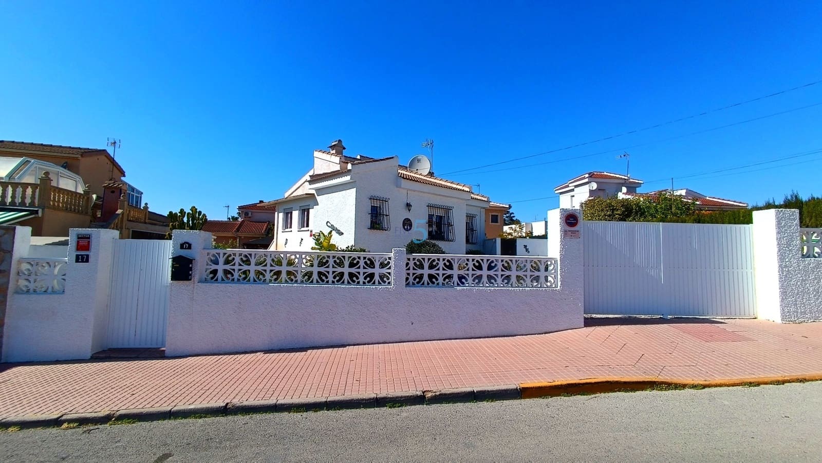 3 sovrum Villa till salu i Ciudad Quesada med pool - 399 000 € (Ref: 9631496)
