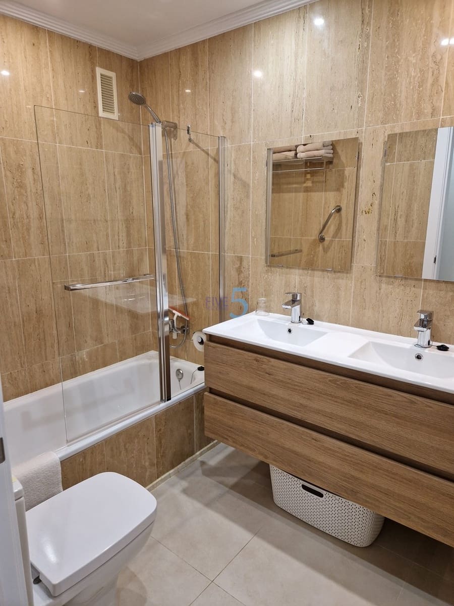 2 soverom Leilighet til salgs i Los Alcazares med svømmebasseng garasje - € 185 000 (Ref: 9631497)