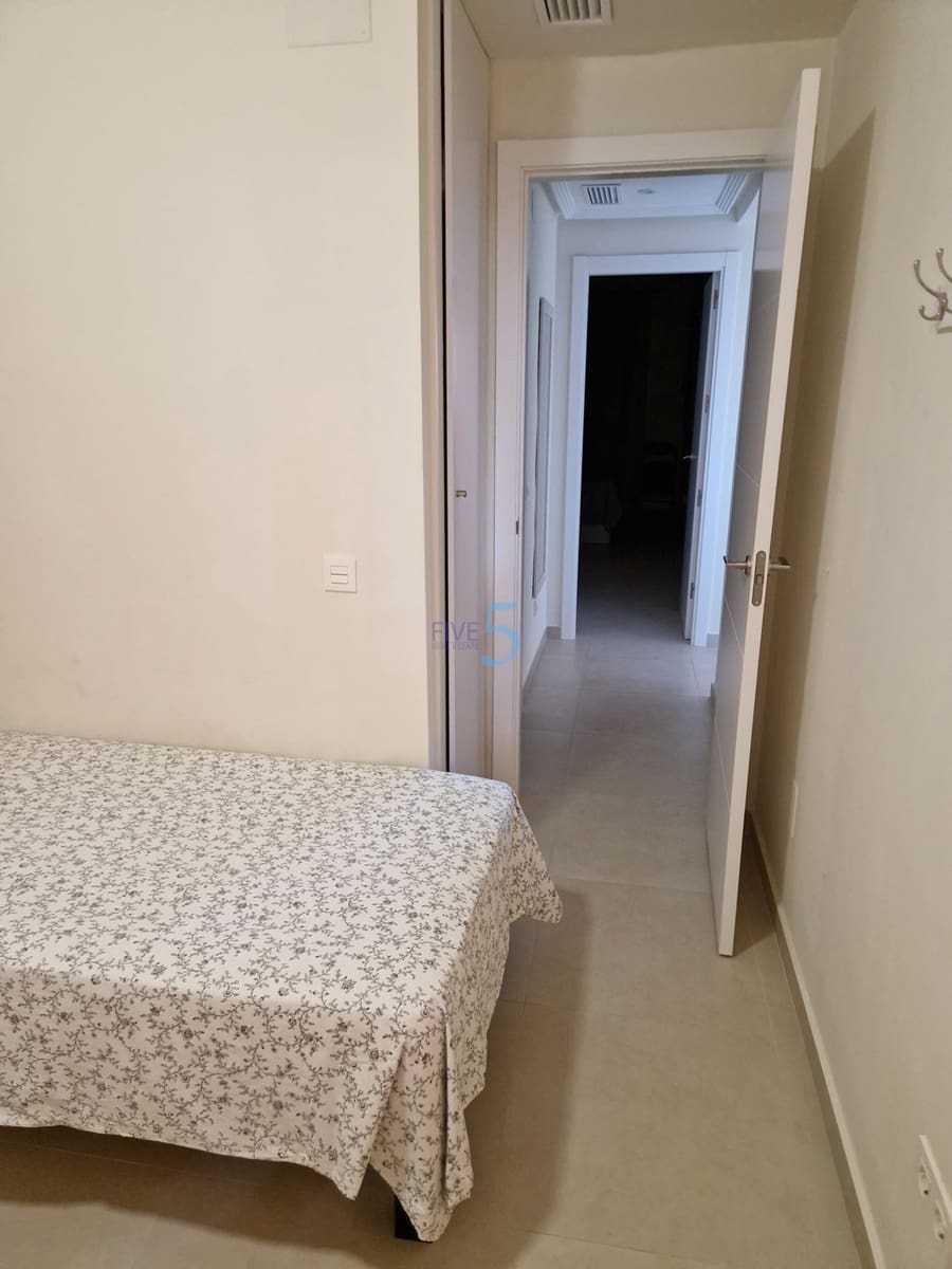 2 soverom Leilighet til salgs i Los Alcazares med svømmebasseng garasje - € 185 000 (Ref: 9631497)