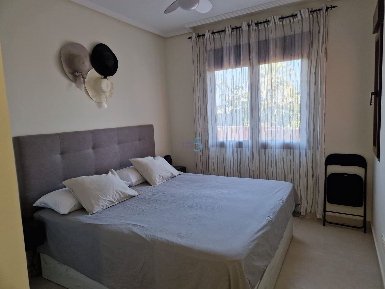 2 soverom Leilighet til salgs i Los Alcazares med svømmebasseng garasje - € 185 000 (Ref: 9631497)