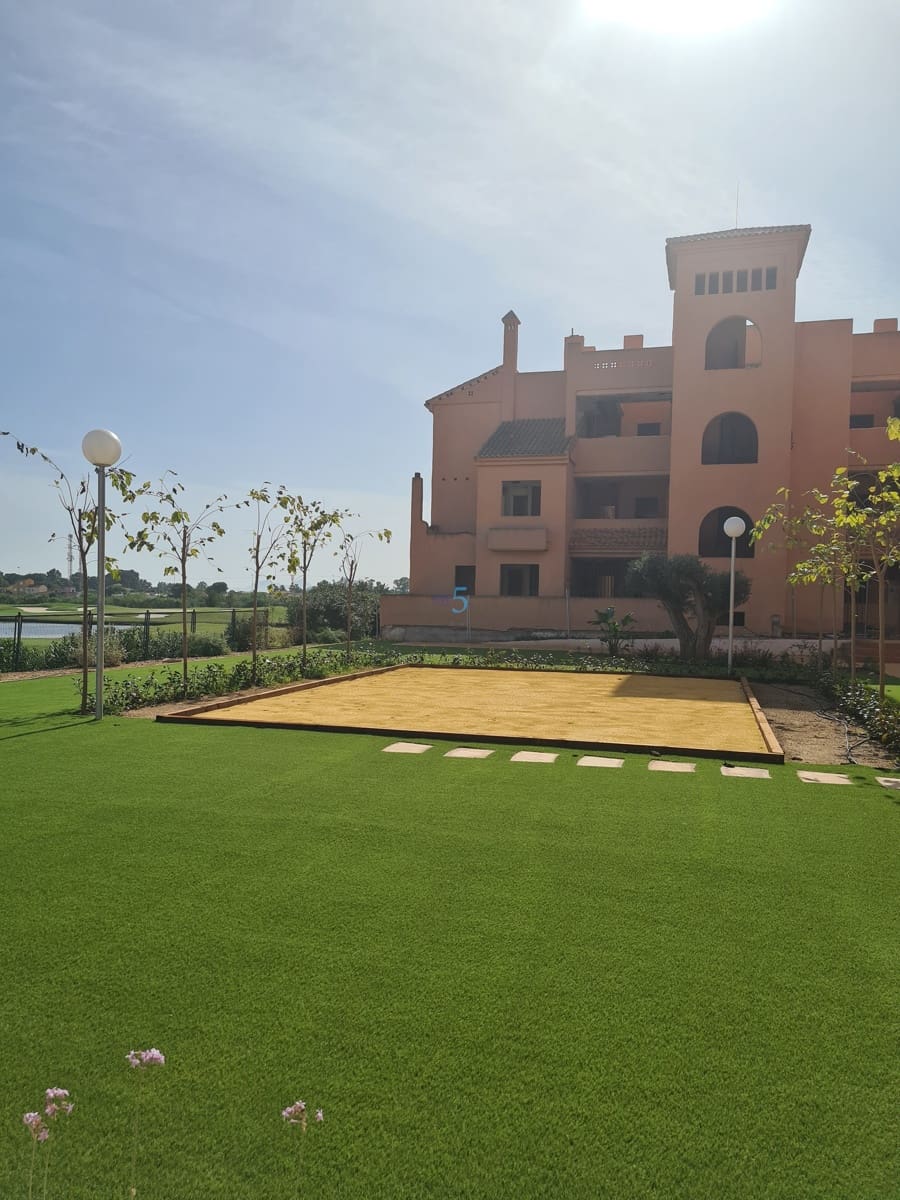 2 soverom Leilighet til salgs i Los Alcazares med svømmebasseng garasje - € 185 000 (Ref: 9631497)