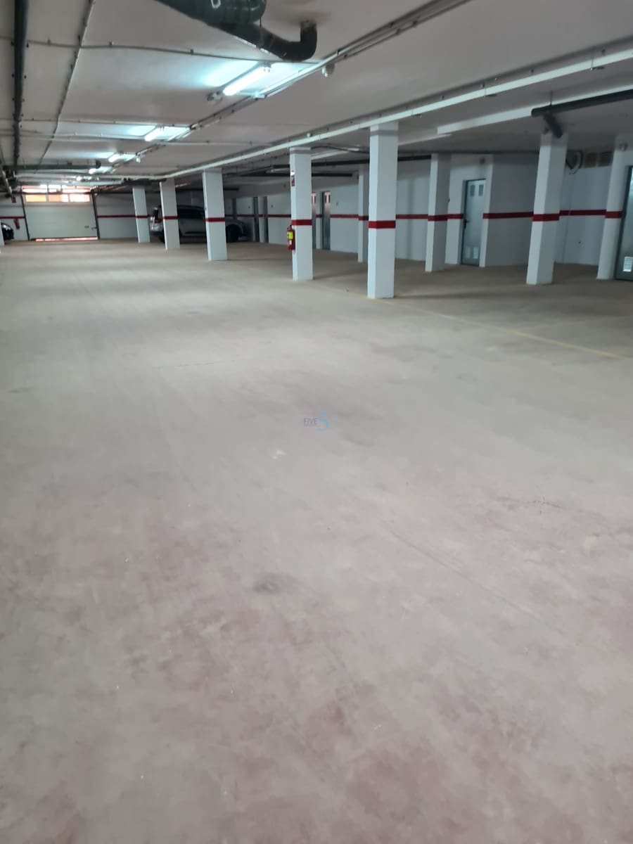 2 soverom Leilighet til salgs i Los Alcazares med svømmebasseng garasje - € 185 000 (Ref: 9631497)