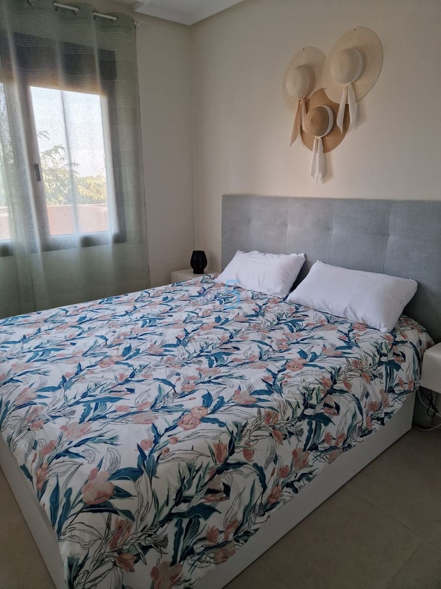 2 soverom Leilighet til salgs i Los Alcazares med svømmebasseng garasje - € 185 000 (Ref: 9631498)