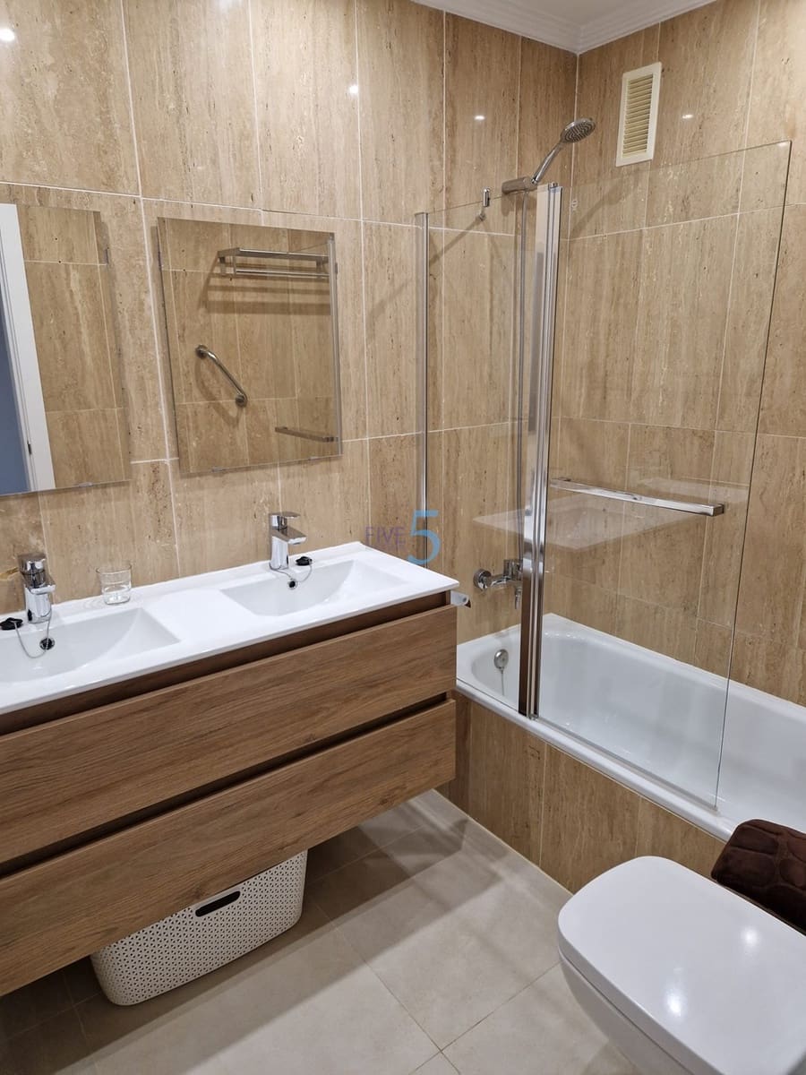 2 soverom Leilighet til salgs i Los Alcazares med svømmebasseng garasje - € 185 000 (Ref: 9631498)