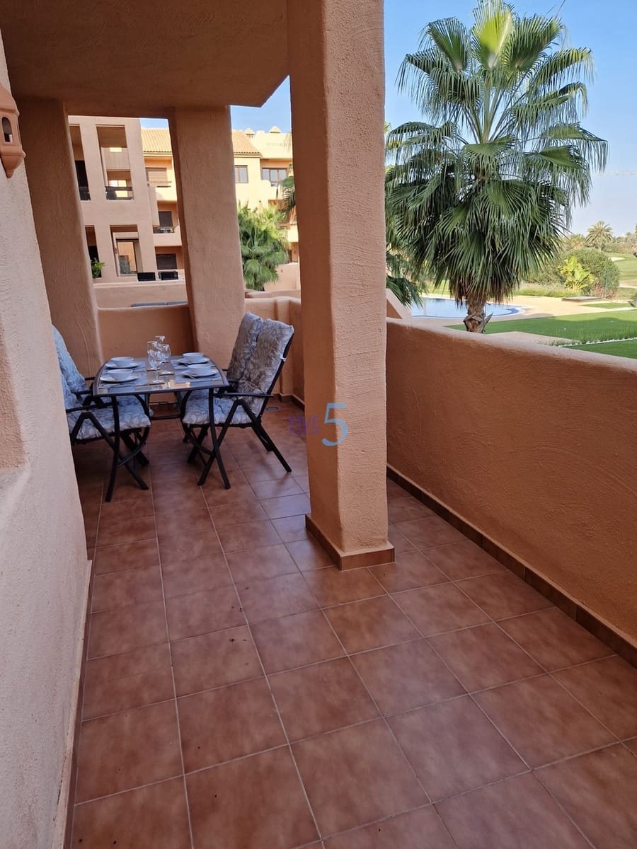 2 soverom Leilighet til salgs i Los Alcazares med svømmebasseng garasje - € 185 000 (Ref: 9631498)