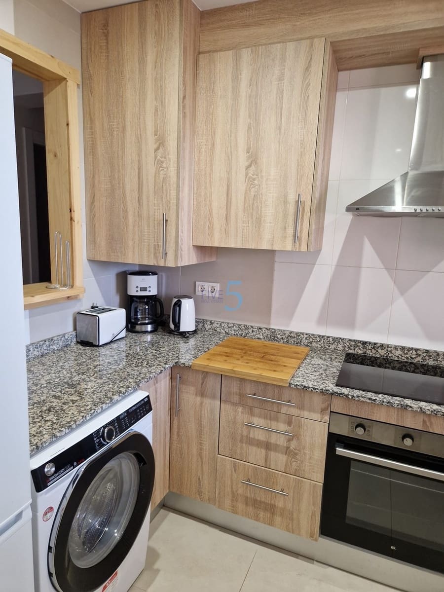 2 soverom Leilighet til salgs i Los Alcazares med svømmebasseng garasje - € 185 000 (Ref: 9631498)