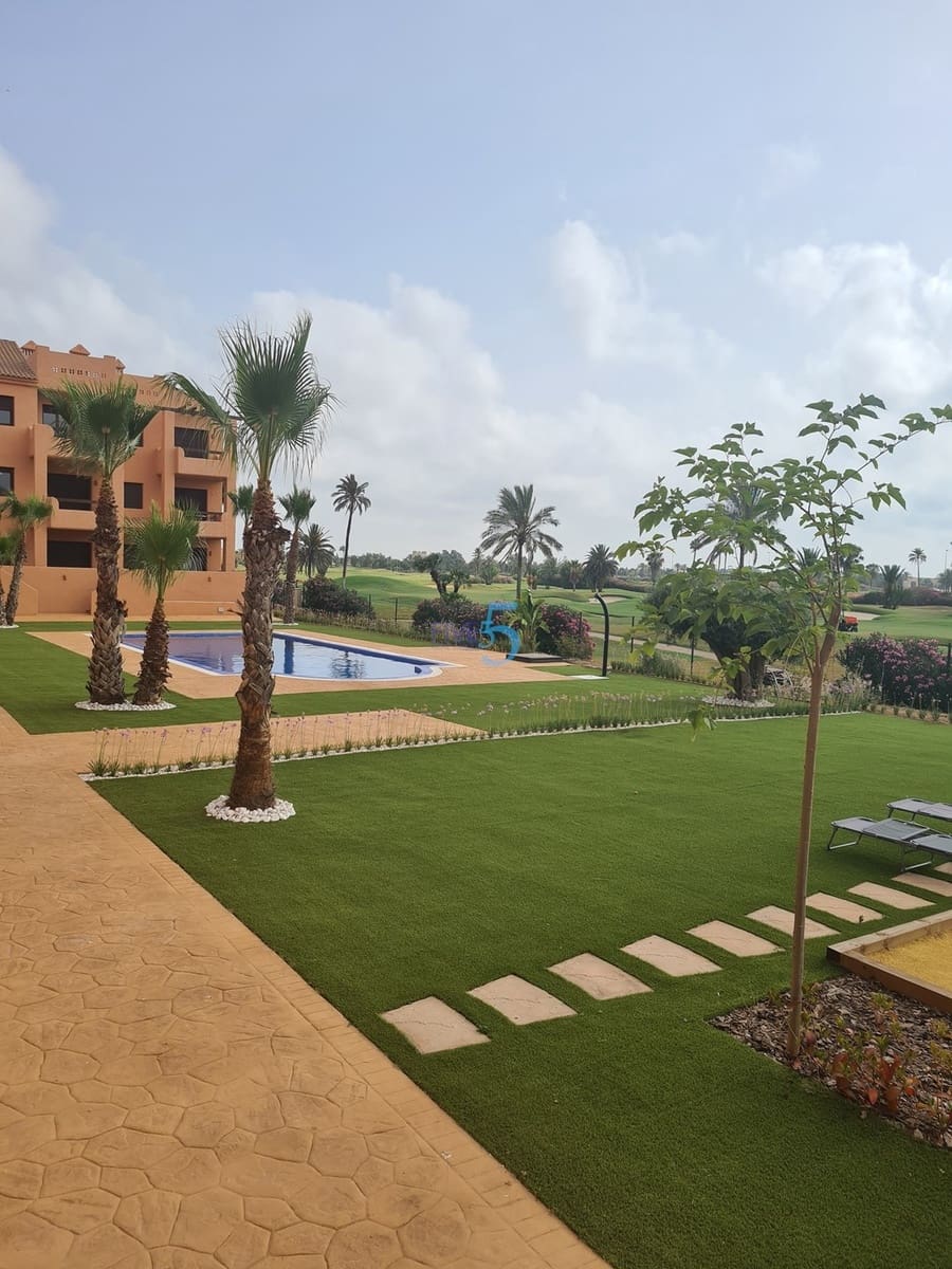 2 soverom Leilighet til salgs i Los Alcazares med svømmebasseng garasje - € 185 000 (Ref: 9631498)