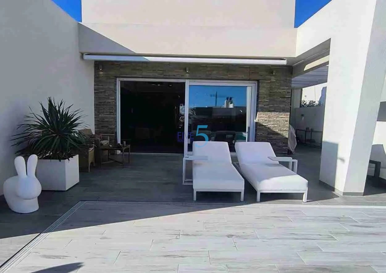 3 sypialnia Willa na sprzedaż w Algorfa z basenem garażem - 650 000 € (Ref: 9631858)