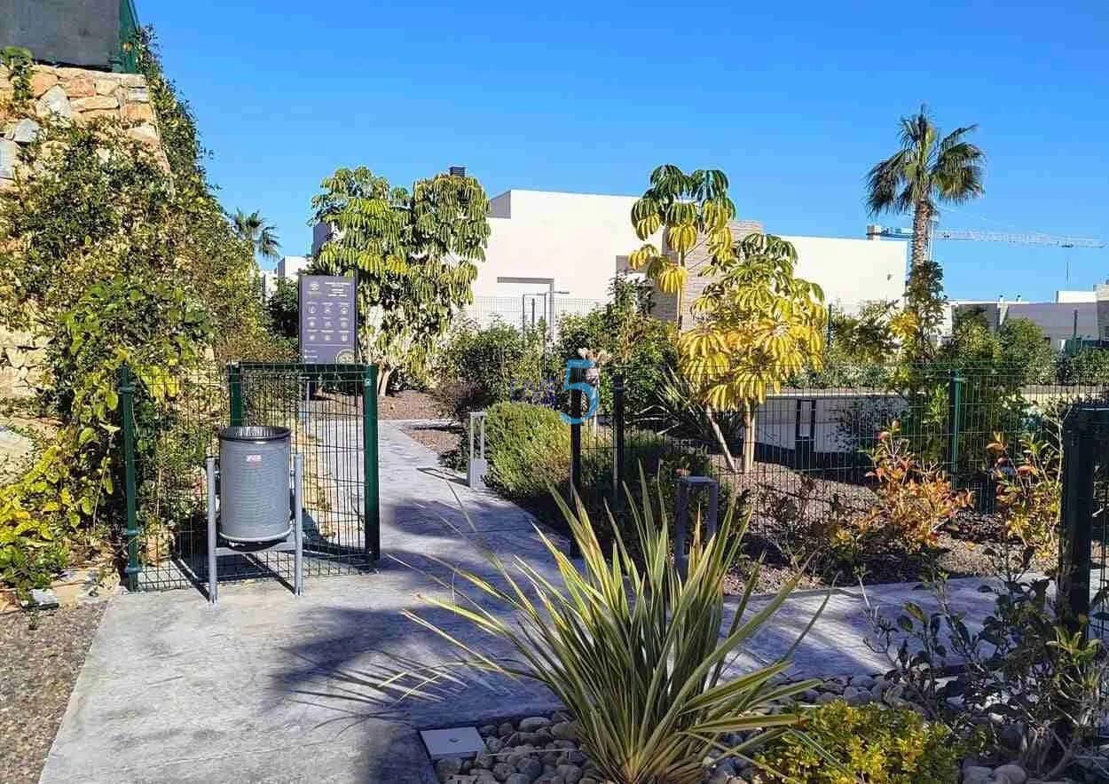 3 sypialnia Willa na sprzedaż w Algorfa z basenem garażem - 650 000 € (Ref: 9631858)