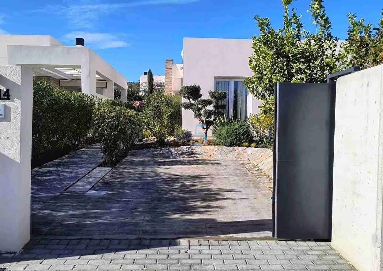 3 sypialnia Willa na sprzedaż w Algorfa z basenem garażem - 650 000 € (Ref: 9631858)