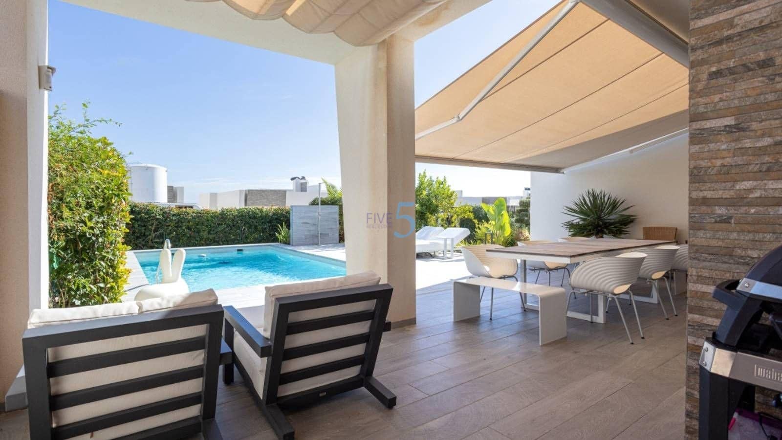 3 sypialnia Willa na sprzedaż w Algorfa z basenem garażem - 650 000 € (Ref: 9631858)