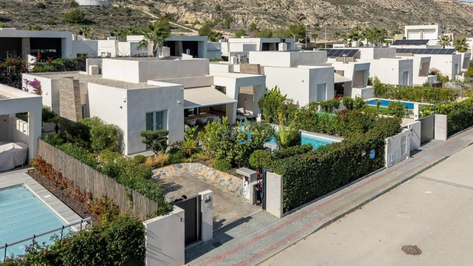 3 sypialnia Willa na sprzedaż w Algorfa z basenem garażem - 650 000 € (Ref: 9631858)