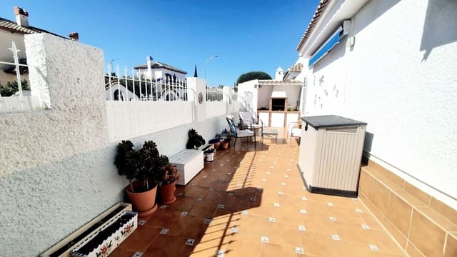 2 makuuhuone Bungalow myytävänä paikassa Los Alcázares mukana uima-altaan - 187 500 € (Ref: 9635221)