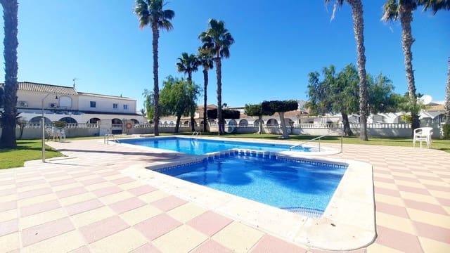 2 makuuhuone Bungalow myytävänä paikassa Los Alcázares mukana uima-altaan - 187 500 € (Ref: 9635221)