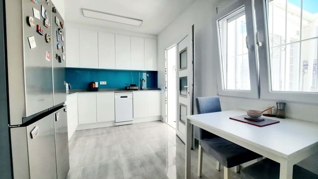 2 makuuhuone Bungalow myytävänä paikassa Los Alcázares mukana uima-altaan - 187 500 € (Ref: 9635221)