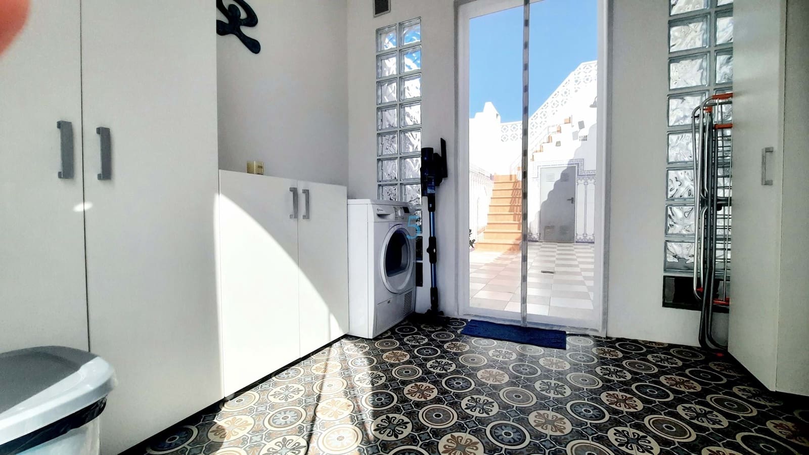 2 makuuhuone Bungalow myytävänä paikassa Los Alcazares mukana uima-altaan - 187 500 € (Ref: 9635221)