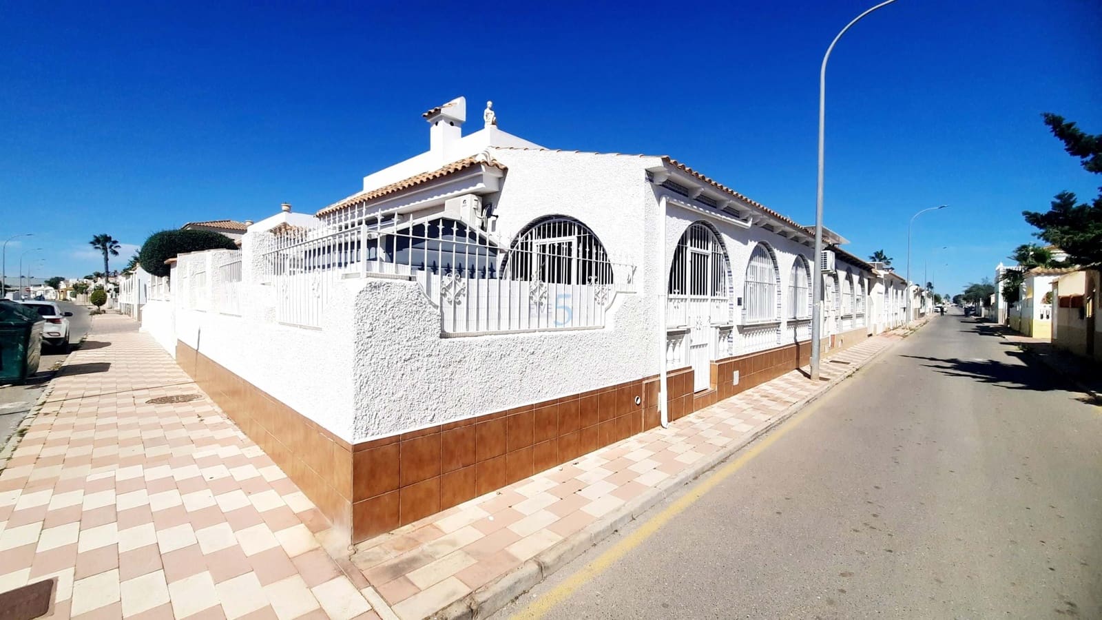 2 makuuhuone Bungalow myytävänä paikassa Los Alcazares mukana uima-altaan - 187 500 € (Ref: 9635221)