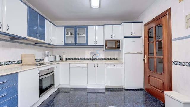 Casa de 3 habitaciones en Villamartin, Orihuela en venta con piscina - 250.000 € (Ref: 9635223)