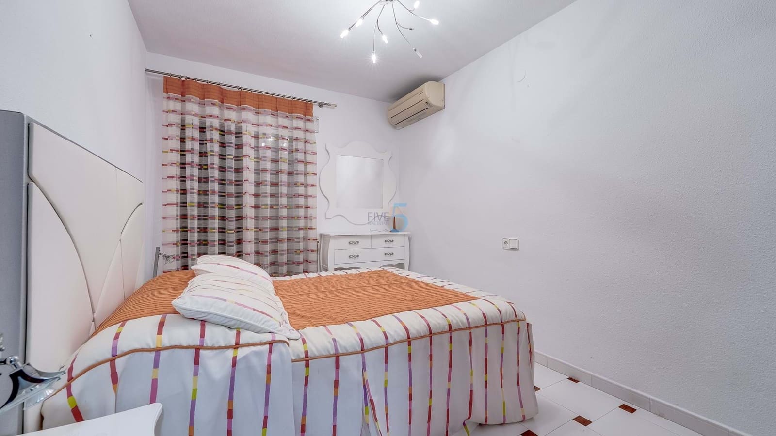 3 soverom Hus til salgs i Villamartin med svømmebasseng - € 250 000 (Ref: 9635223)