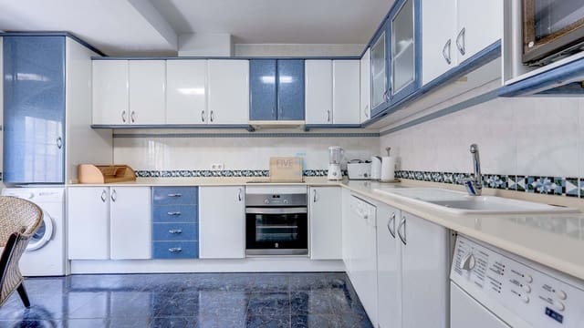 Casa de 3 habitaciones en Villamartin, Orihuela en venta con piscina - 250.000 € (Ref: 9635223)