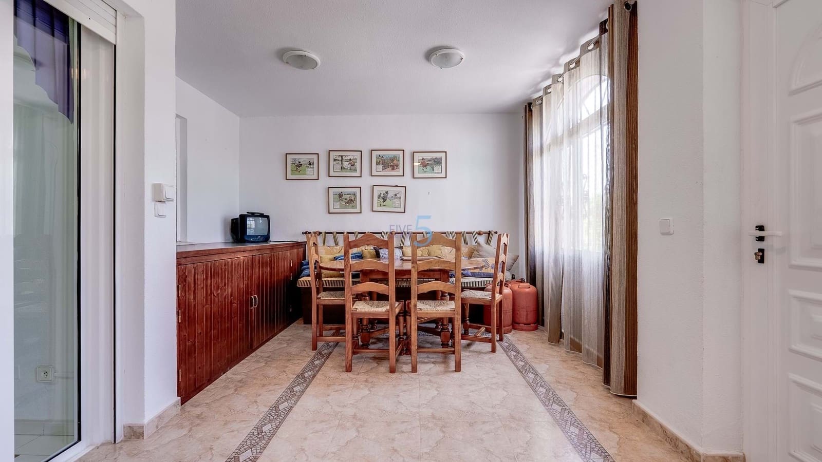 3 soverom Hus til salgs i Villamartin med svømmebasseng - € 250 000 (Ref: 9635223)