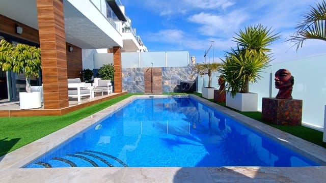 Chalet de 3 habitaciones en Vistabella, Orihuela en venta con piscina - 520.000 € (Ref: 9638002)