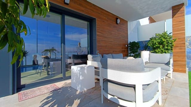 Chalet de 3 habitaciones en Vistabella, Orihuela en venta con piscina - 520.000 € (Ref: 9638002)