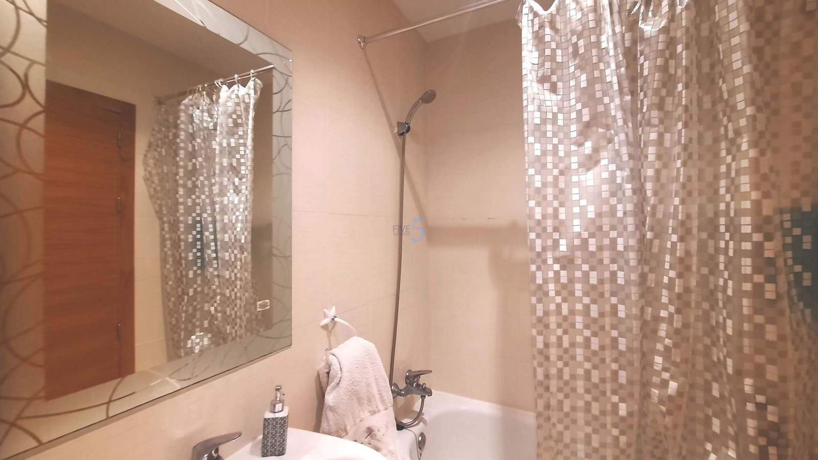 2 makuuhuone Huoneisto myytävänä paikassa Roldan mukana uima-altaan 
autotalli - 126 000 € (Ref: 9638074)